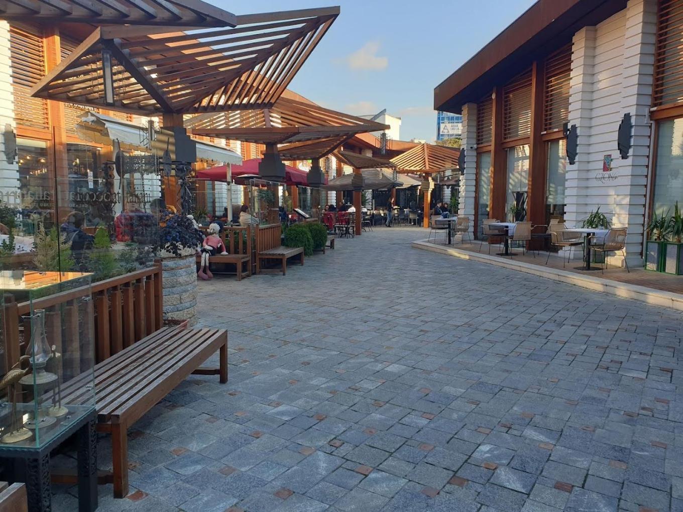 New Bazaar Bliss Apartment ติรานา ภายนอก รูปภาพ